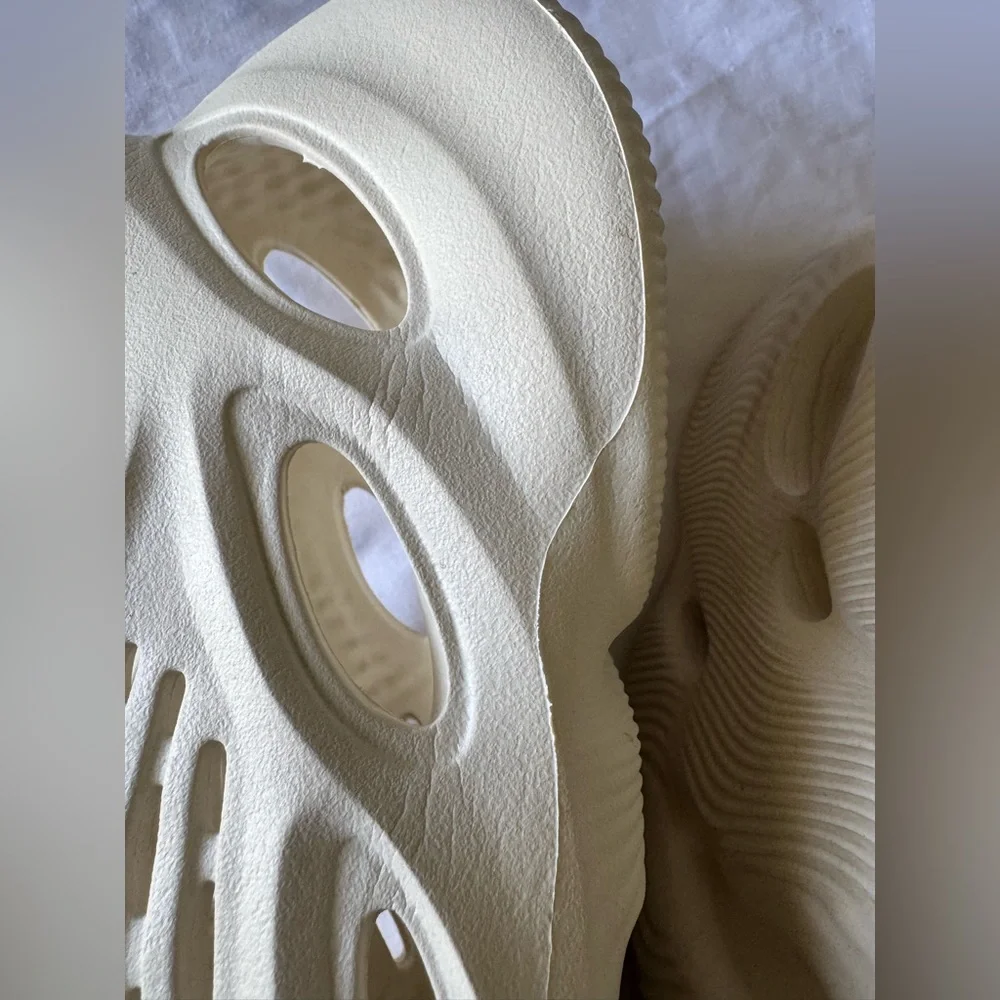 Adidas yeezy foam slides